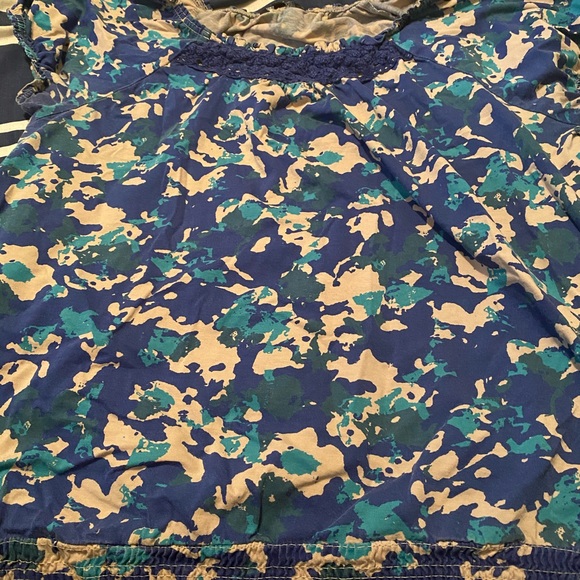 3 Ladies Short sleeved shirts - Picture 7 of 8